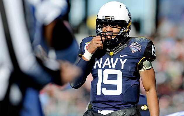 keenan-reynolds-navy-midshipmen-standing.jpg